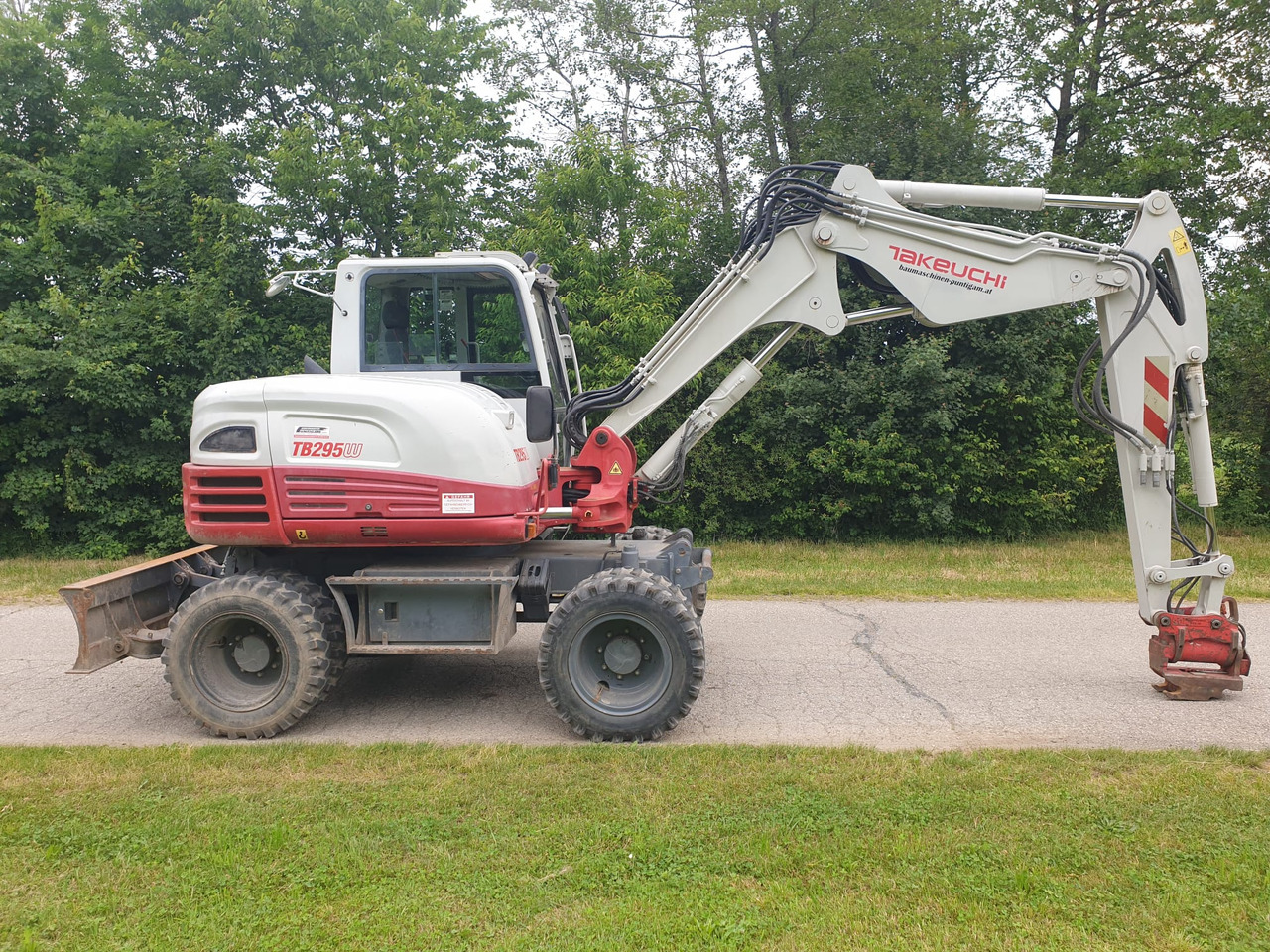 TAKEUCHI TB 295W - Riteņu ekskavators: foto 2 TAKEUCHI TB 295W - Riteņu ekskavators: foto 2