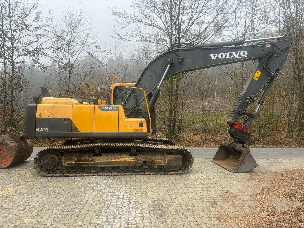 Volvo EC 220 DL - Kāpurķēžu ekskavators: foto 2 Volvo EC 220 DL - Kāpurķēžu ekskavators: foto 2