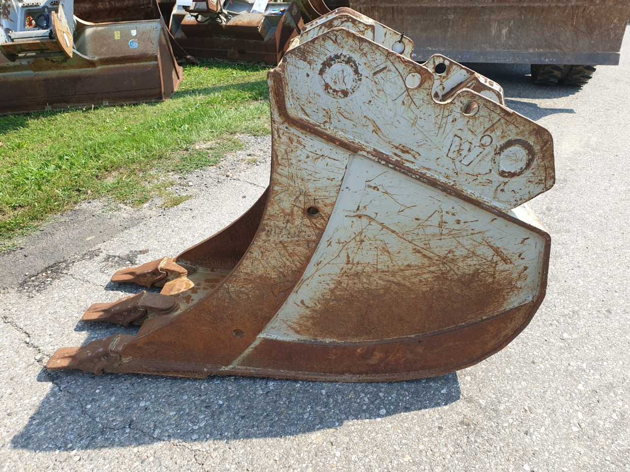 Winkelbauer Bucket 60 cm - Ekskavatora kauss - Kāpurķēžu ekskavators: foto 1 Winkelbauer Bucket 60 cm - Ekskavatora kauss - Kāpurķēžu ekskavators: foto 1