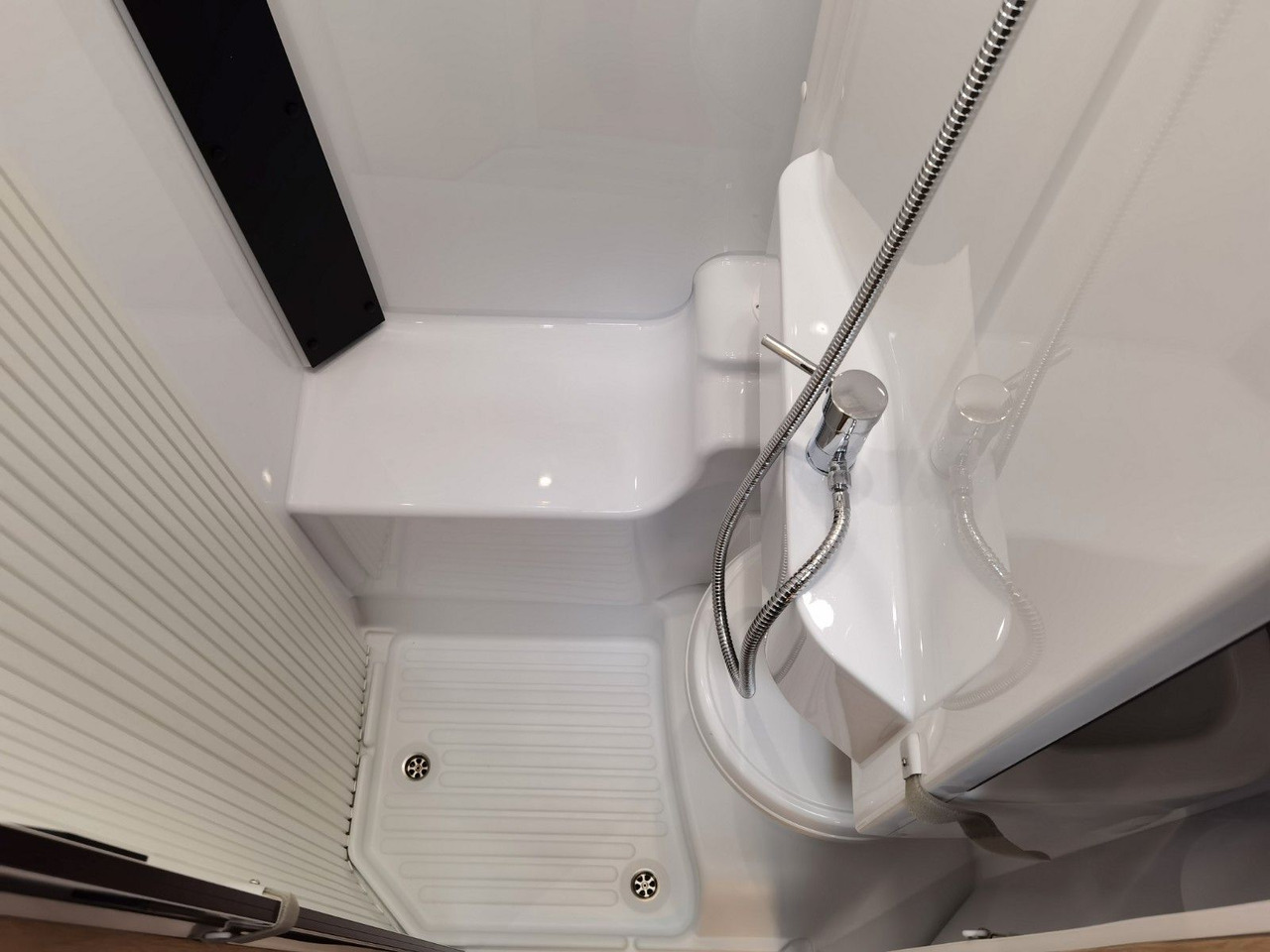 Daļēji integrētais kemperis Chausson 627 TITANIUM / - 2026 - / EINZELBETTEN & HUBBETT: foto 24