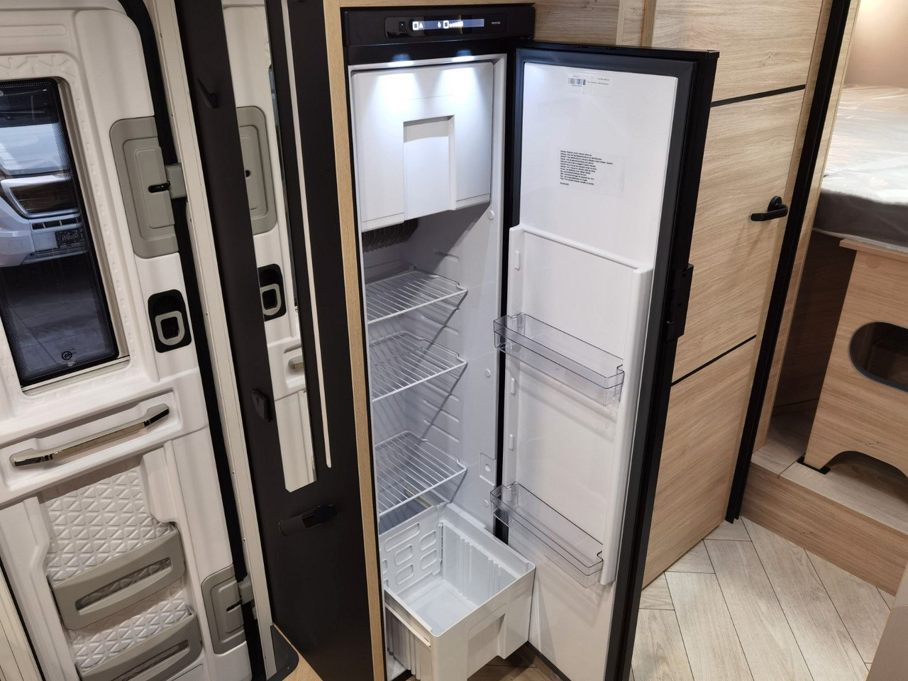 Chausson 777 ETAPE LINE / -2025- / 165PS /  EINZELBETTEN līzingu Chausson 777 ETAPE LINE / -2025- / 165PS /  EINZELBETTEN: foto 16