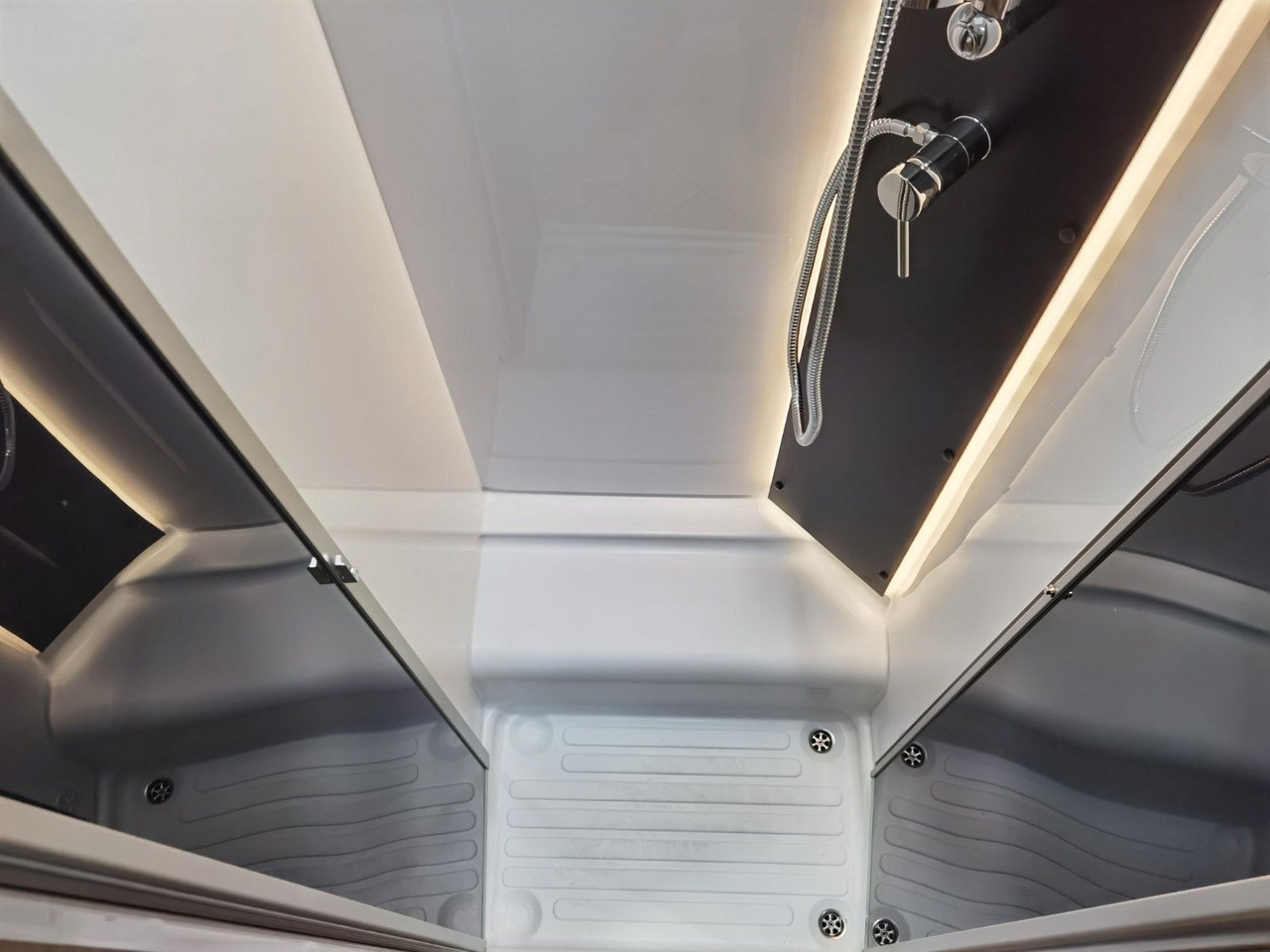 Chausson 777 ETAPE LINE /-2025-/ARCTIC-PAKET/EINZELBETTEN līzingu Chausson 777 ETAPE LINE /-2025-/ARCTIC-PAKET/EINZELBETTEN: foto 22