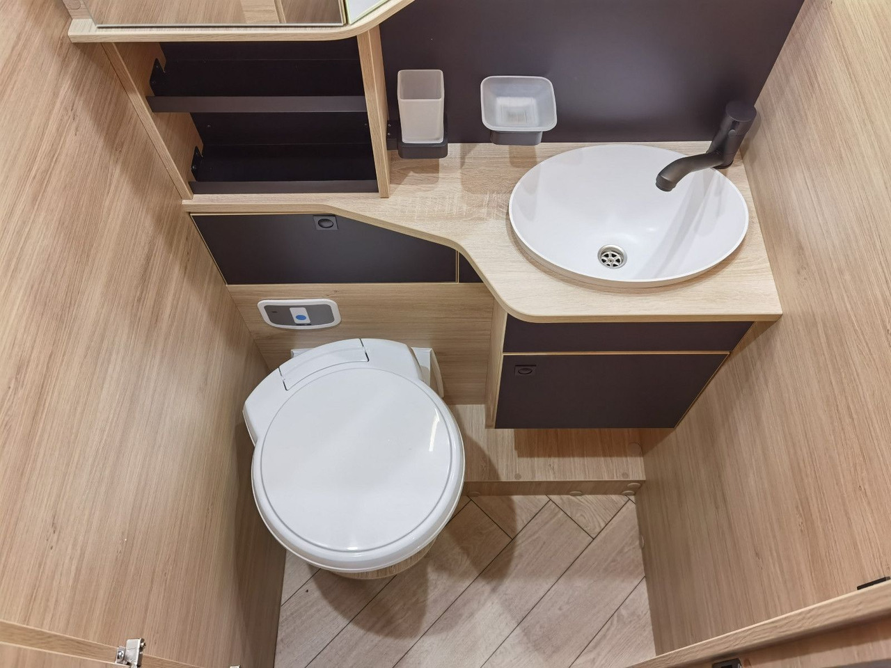 Daļēji integrētais kemperis Chausson 797 TITANIUM / -2026- / 165PS-8G. / EINZELBETTEN: foto 18