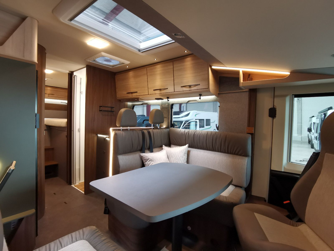 Eura Mobil INTEGRA LINE 720 EB /-2026- /8G-180PS/PLUS-PAKET līzingu Eura Mobil INTEGRA LINE 720 EB /-2026- /8G-180PS/PLUS-PAKET: foto 13