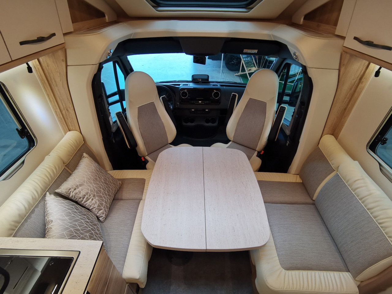 Daļēji integrētais kemperis Eura Mobil PROFILA T 726 QF FREESTYLE / SONDERMODELL 2026: foto 14 Daļēji integrētais kemperis Eura Mobil PROFILA T 726 QF FREESTYLE / SONDERMODELL 2026: foto 14