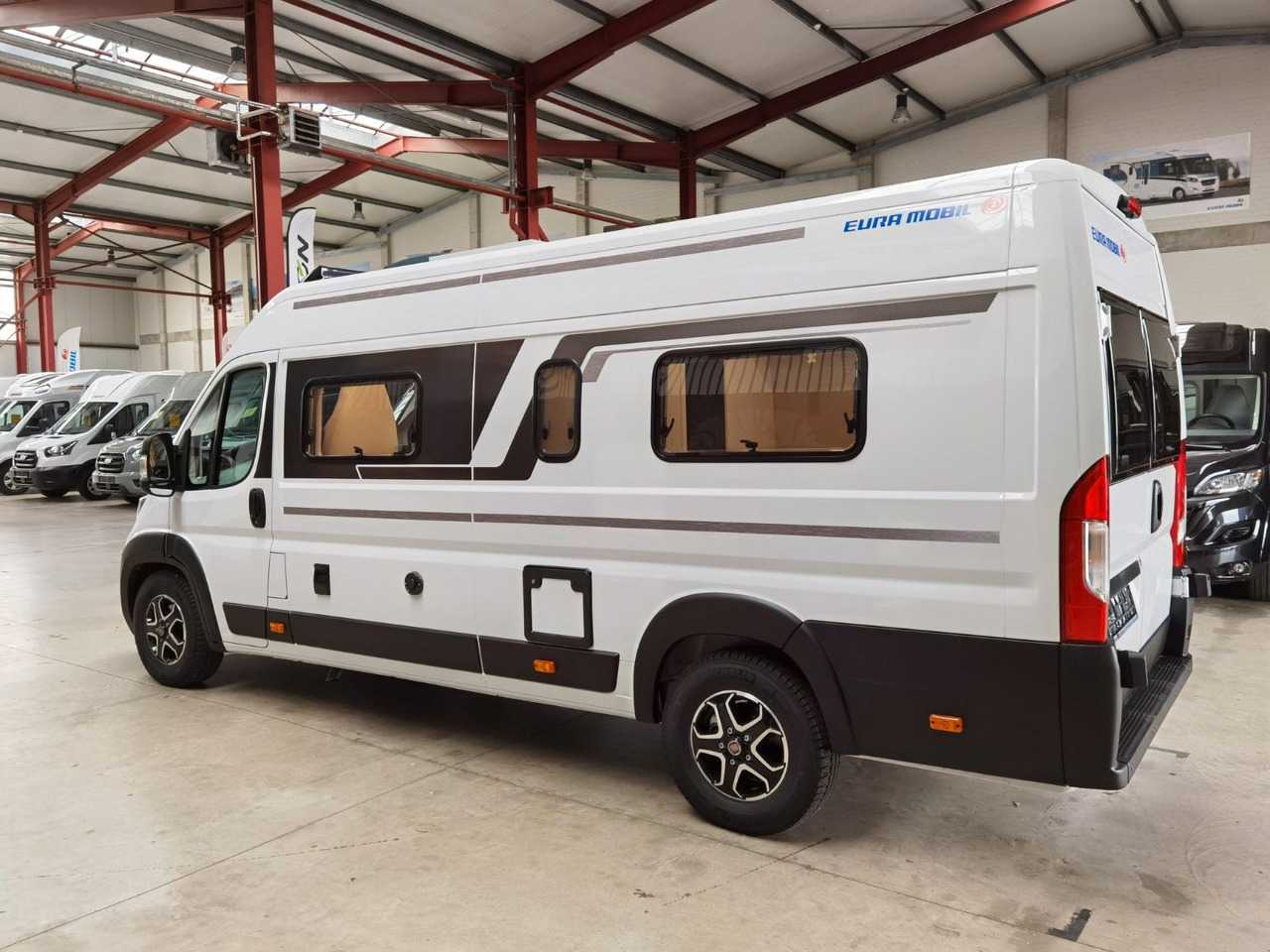 Eura Mobil VAN 635 EB / 180 PS -9G / EINZELBETTEN - Auto kemperis: foto 5 Eura Mobil VAN 635 EB / 180 PS -9G / EINZELBETTEN - Auto kemperis: foto 5