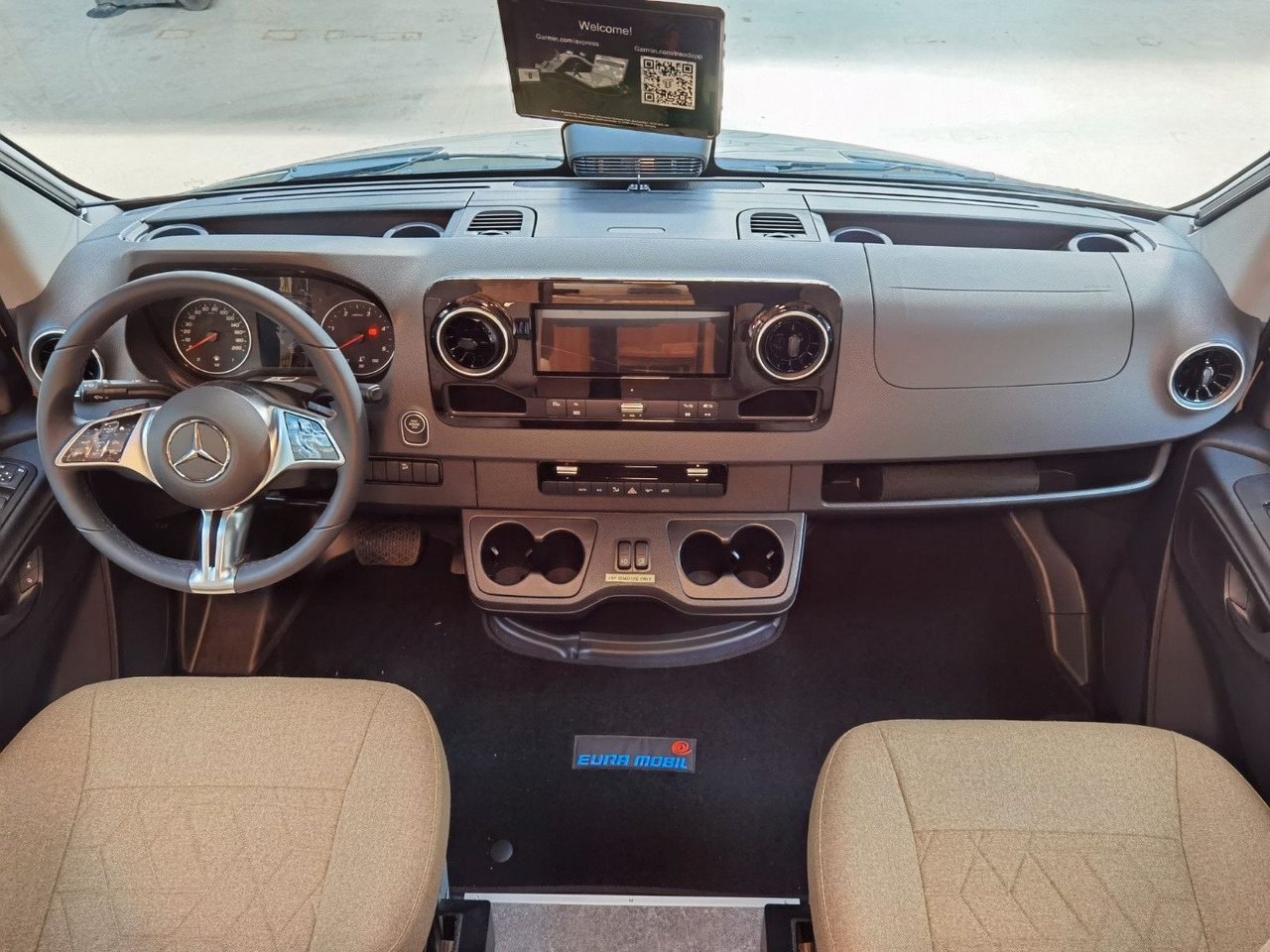 Eura Mobil XTURA 686 EF / - 2025 - / 4x4 - FERNREISEMOBIL līzingu Eura Mobil XTURA 686 EF / - 2025 - / 4x4 - FERNREISEMOBIL: foto 15