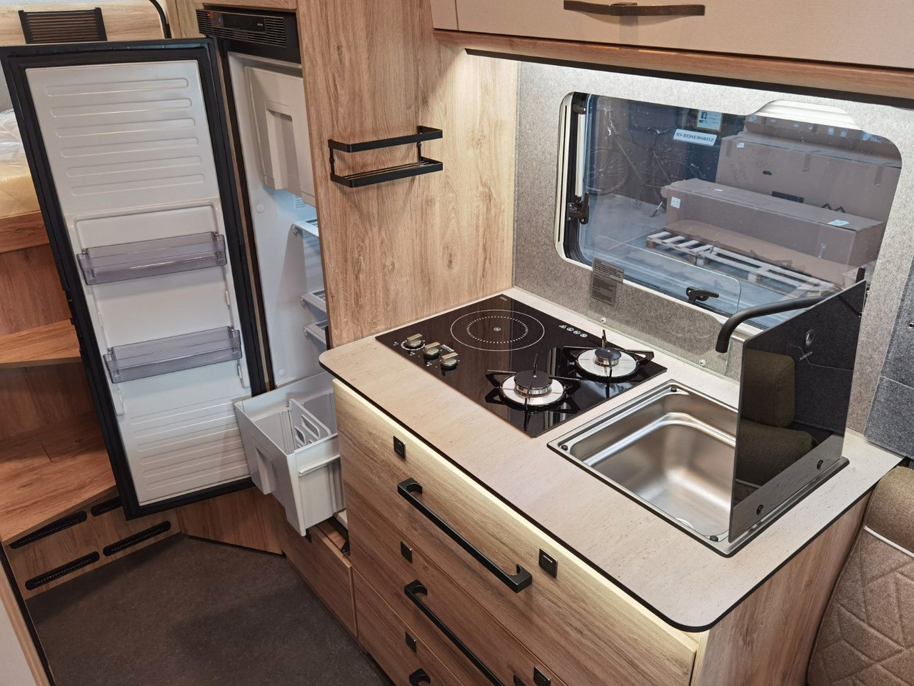 Eura Mobil XTURA 686 EF / - 2025 - / 4x4 - FERNREISEMOBIL līzingu Eura Mobil XTURA 686 EF / - 2025 - / 4x4 - FERNREISEMOBIL: foto 19