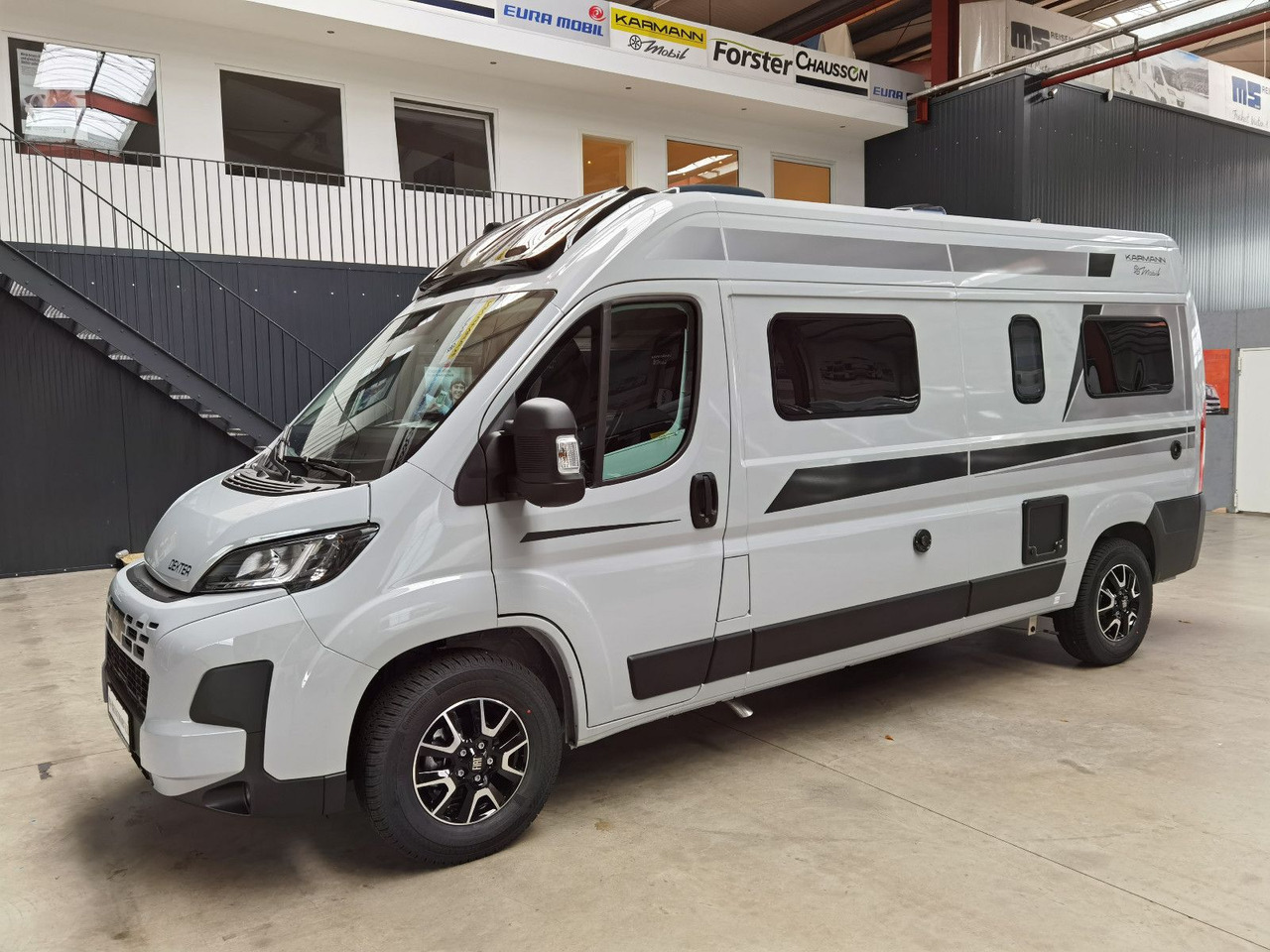 Auto kemperis Karmann DEXTER 580 /- 2026 -/ PANORAMA DACHFENSTER: foto 8