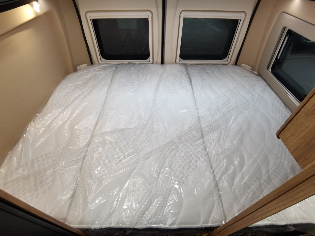 Auto kemperis Karmann DEXTER 580 /- 2026 -/ PANORAMA DACHFENSTER: foto 18