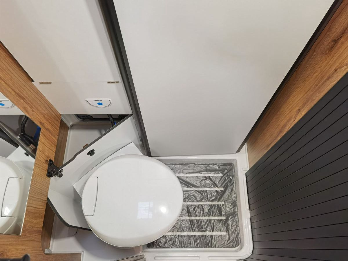 Auto kemperis Karmann DEXTER 580 /- 2026 -/ PANORAMA DACHFENSTER: foto 19