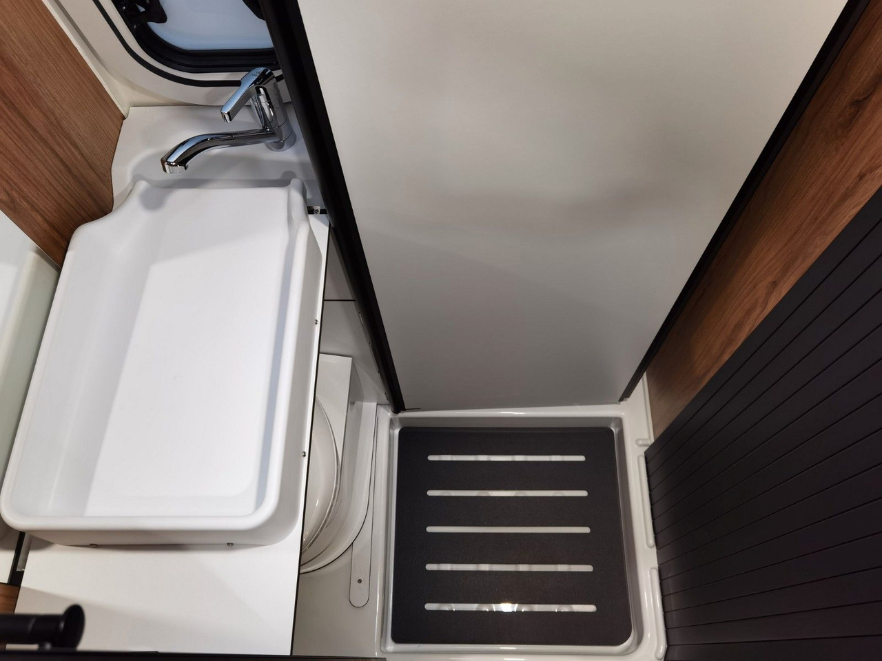 Auto kemperis Karmann DEXTER 580 /- 2026 -/ SKY-ROOF & MULTIMEDIA: foto 20