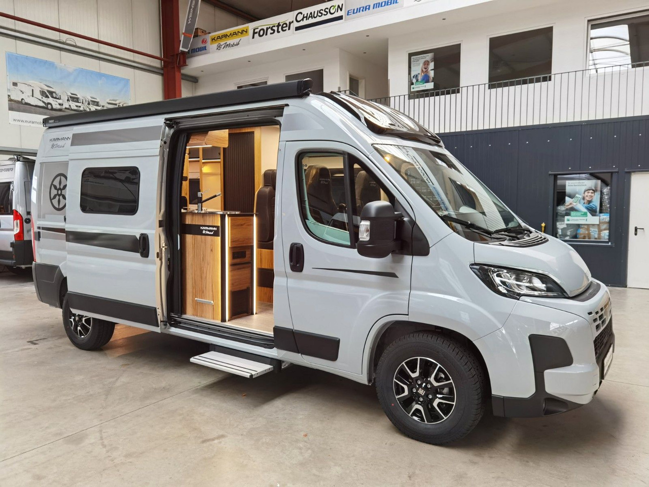 Auto kemperis Karmann DEXTER 580 /- 2026 -/ SKY-ROOF & MULTIMEDIA: foto 9