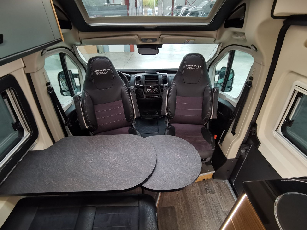 Karmann DEXTER 580 /-MODELL 2026-/ PANORAMA DACHFENSTER - Auto kemperis: foto 5 Karmann DEXTER 580 /-MODELL 2026-/ PANORAMA DACHFENSTER - Auto kemperis: foto 5