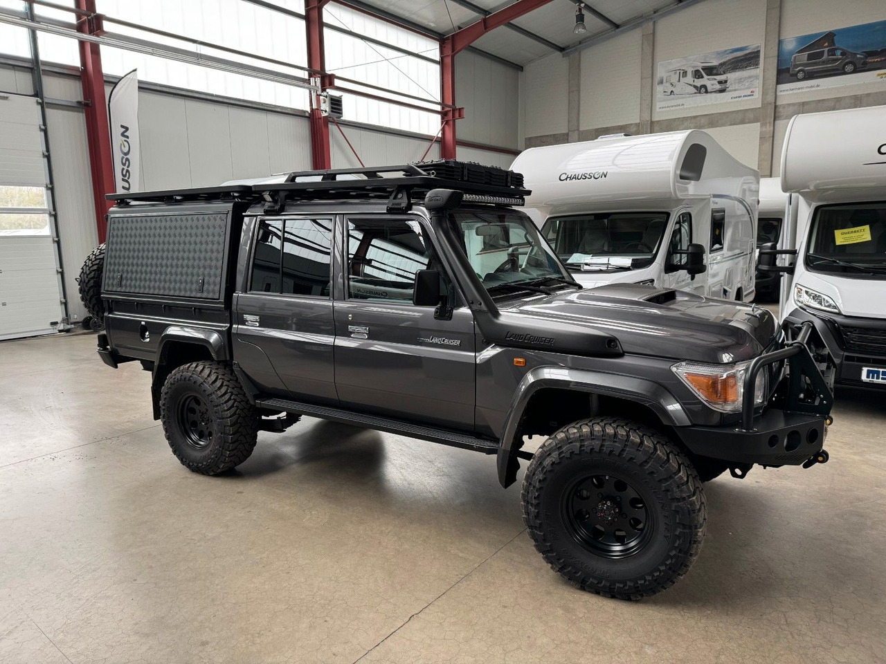 Toyota TOYOTA LAND CRUISER GRJ 79 DC - VX LIMITED - Vieglā automašīna: foto 4 Toyota TOYOTA LAND CRUISER GRJ 79 DC - VX LIMITED - Vieglā automašīna: foto 4