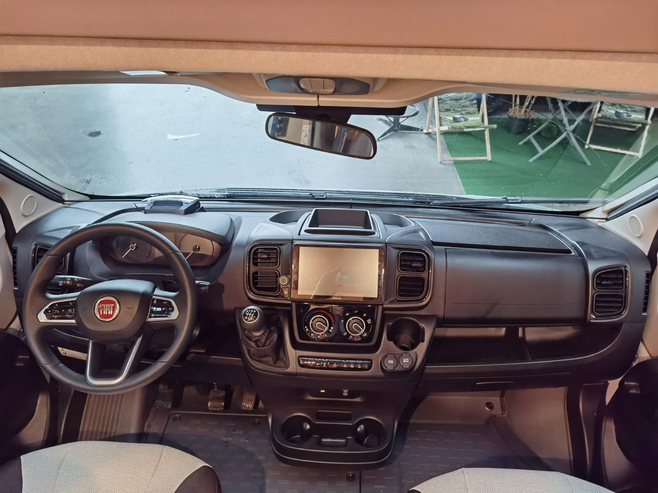 Daļēji integrētais kemperis Weinsberg CARACOMPACT 600 MEG EDITION-PEPPER/ EINZELBETTEN: foto 11