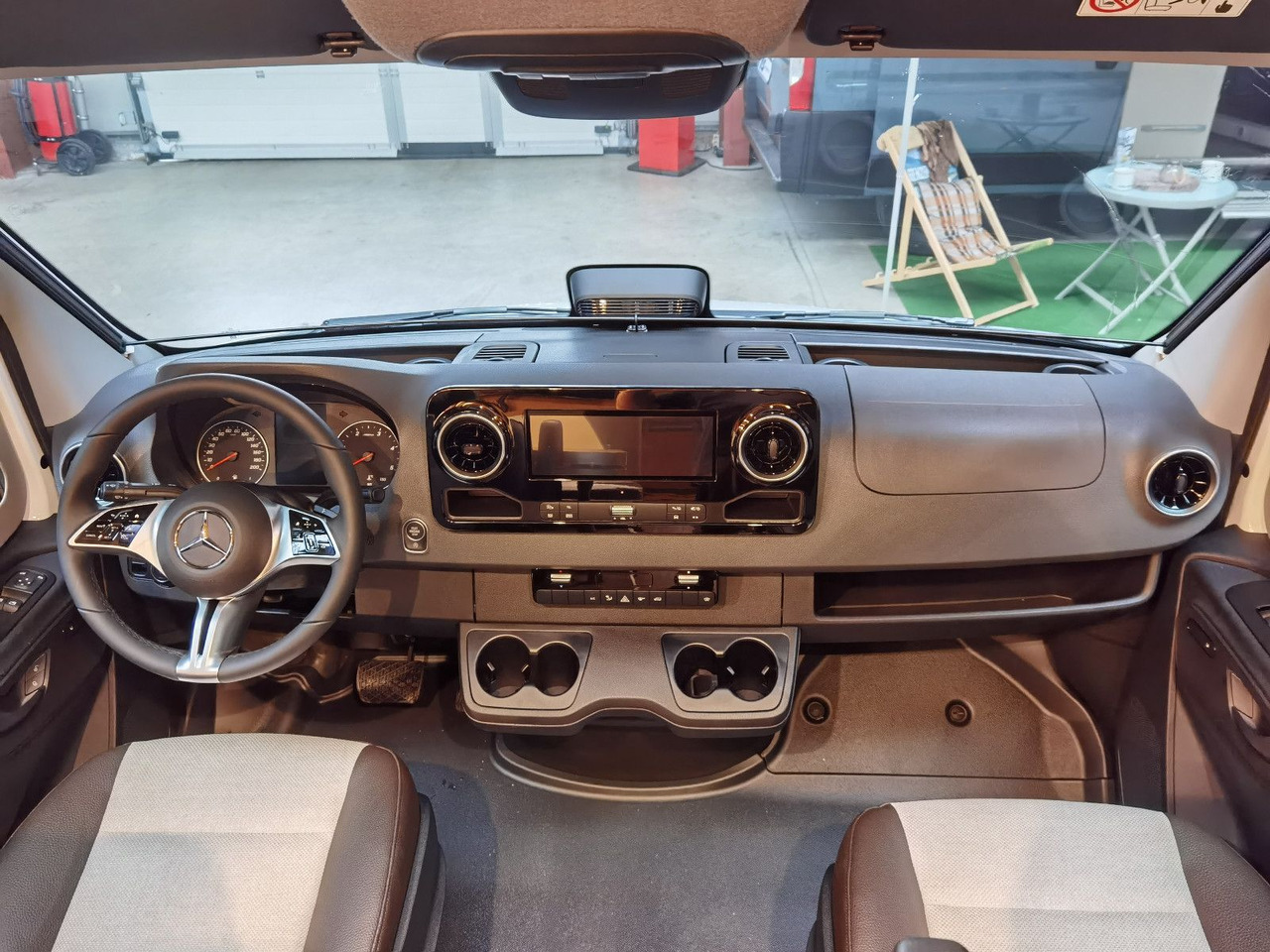 Daļēji integrētais kemperis Weinsberg CARACOMPACT 640 MEG EDITION-PEPPER / MODELL 2025: foto 10