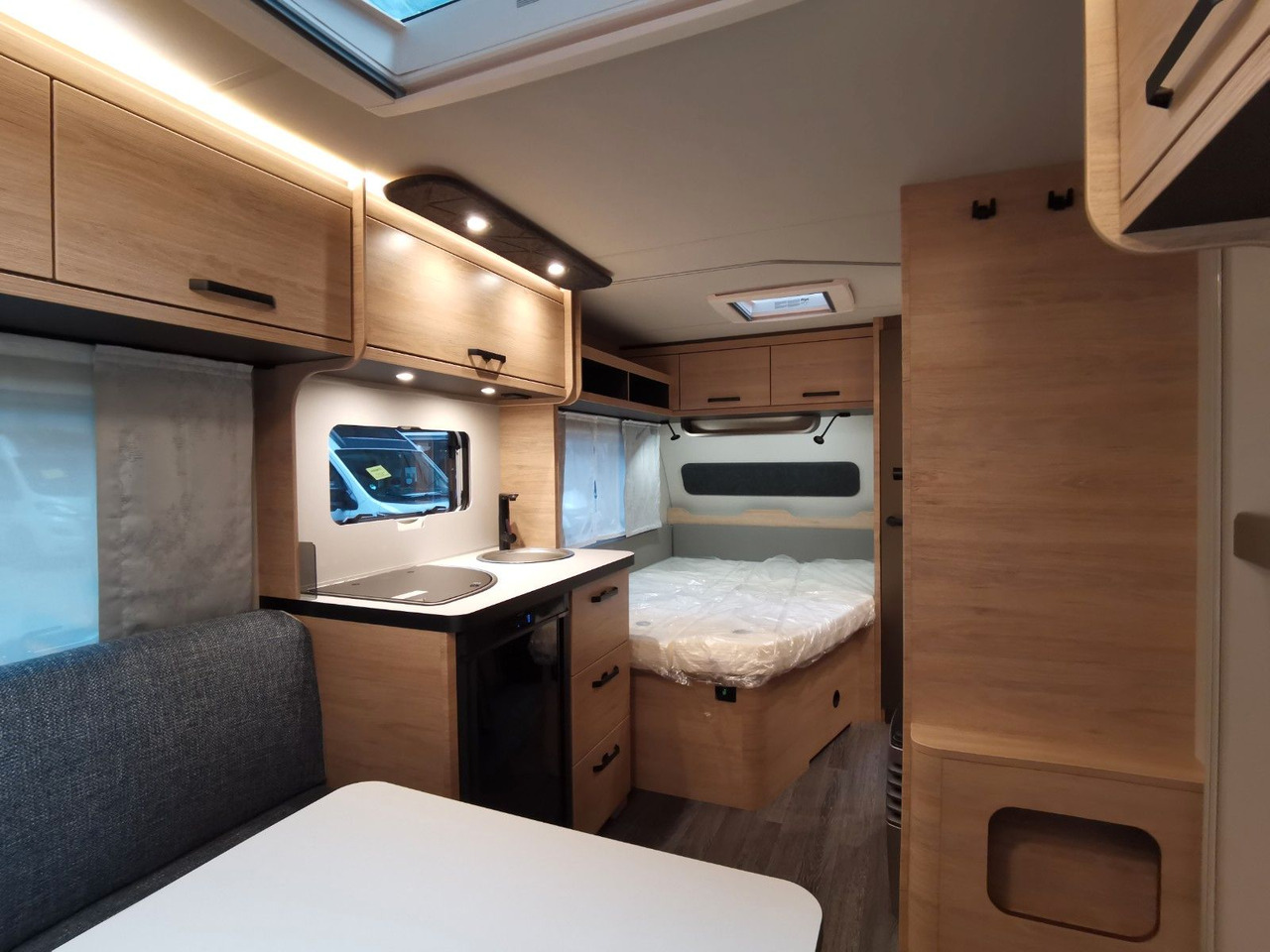 Dzīvojamais treileris Weinsberg CARAONE 450 FU / -2026- / ADVANCED & SMART PAKET: foto 12