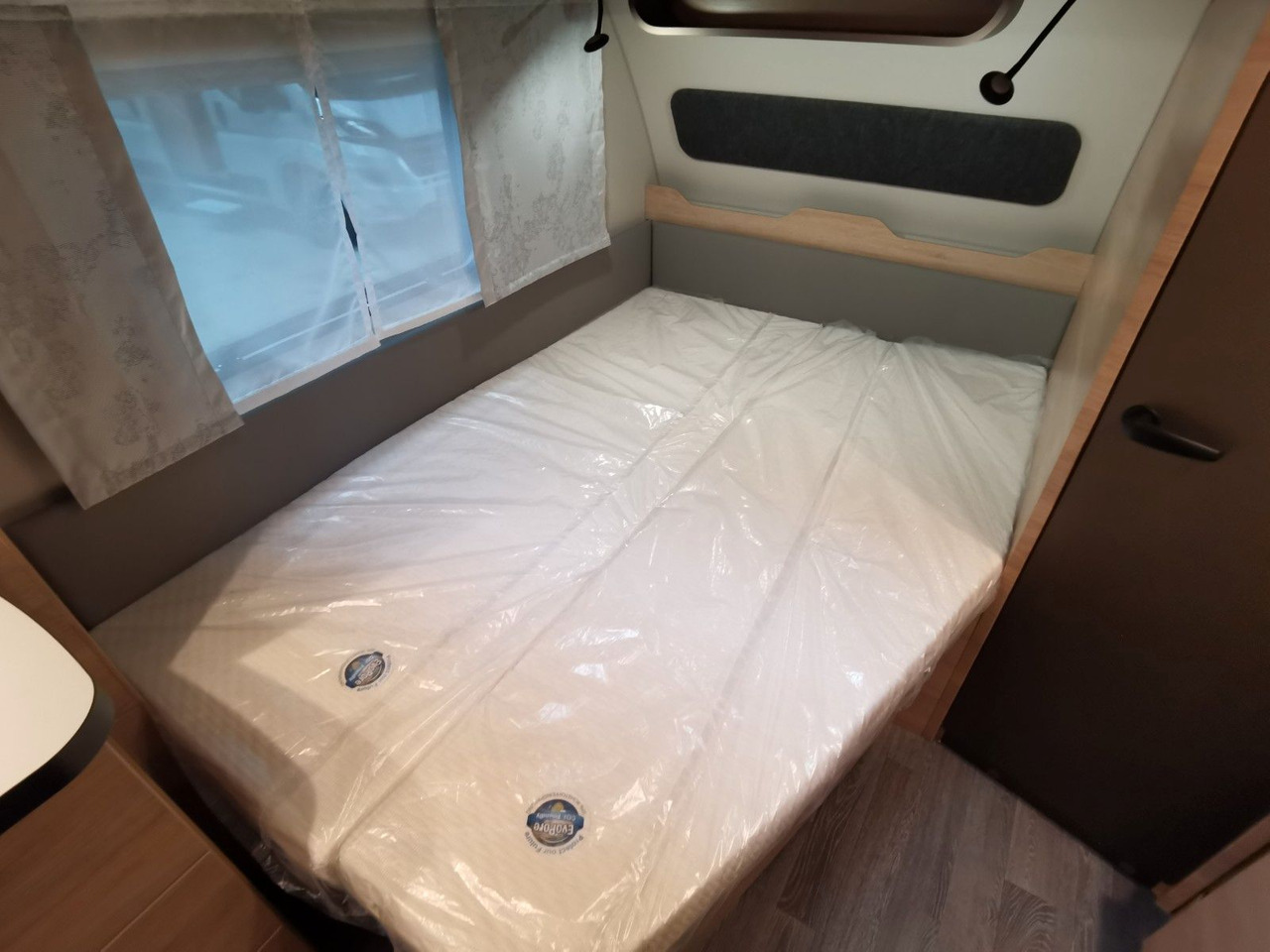 Dzīvojamais treileris Weinsberg CARAONE 450 FU / -2026- / ADVANCED & SMART PAKET: foto 18