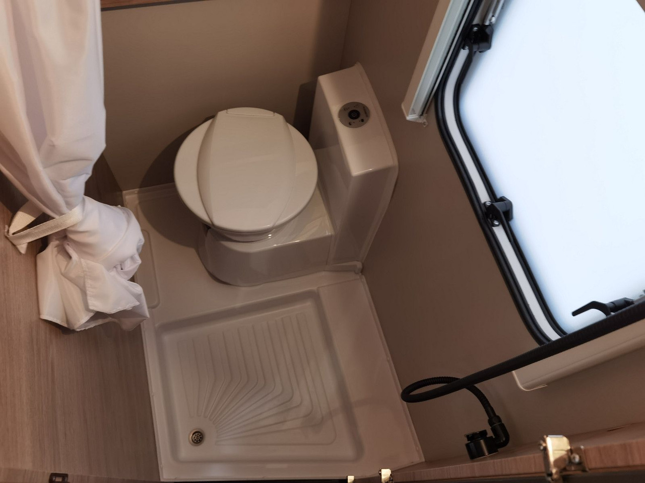 Dzīvojamais treileris Weinsberg CARAONE 500 FDK -MODELL 2026- / 1700kg: foto 22