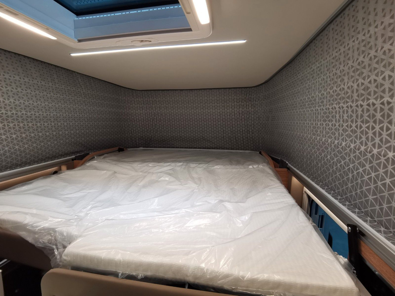 Daļēji integrētais kemperis Weinsberg X-CURSION CUV 500 MQ PEPPER ED./-2024-/150PS-DSG: foto 21