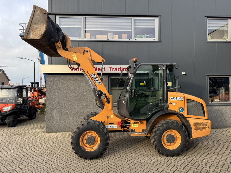 Case 21F Shovel / Radlader / Wheel Loader 2016 Bucket & Forks 3970Hours - Riteņu iekrāvējs: foto 1 Case 21F Shovel / Radlader / Wheel Loader 2016 Bucket & Forks 3970Hours - Riteņu iekrāvējs: foto 1