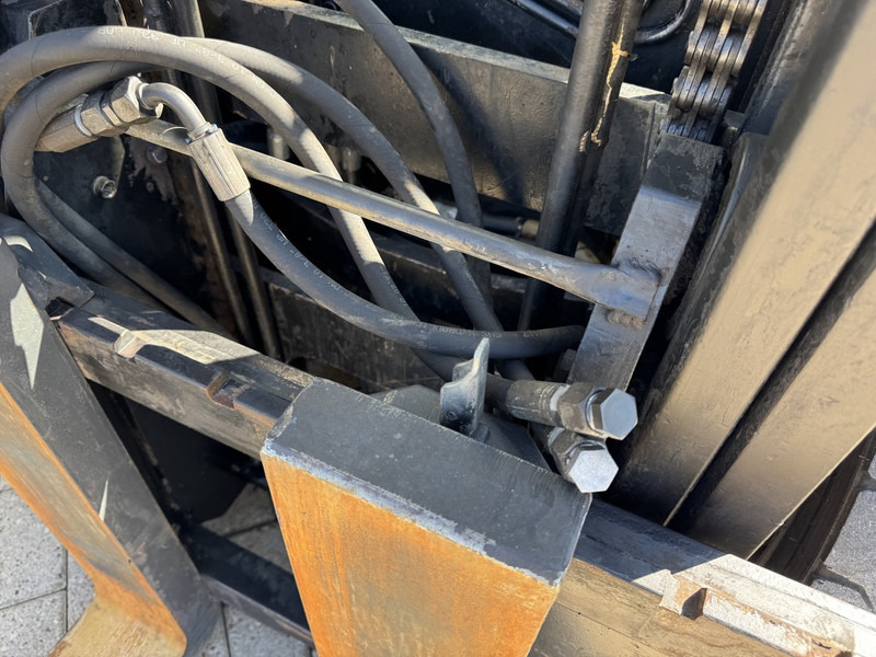 Dīzeļiekrāvējs Caterpillar DP35K: foto 9