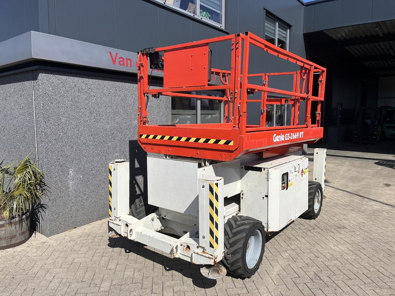 Genie GS 2669 RT  Hoogwerker / arbeitsbuhne - Šķērveida pacēlājs: foto 2 Genie GS 2669 RT  Hoogwerker / arbeitsbuhne - Šķērveida pacēlājs: foto 2