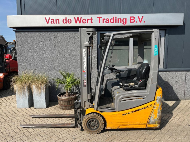 Jungheinrich EFG215 EFG215 triplo460 freelift sideshift 2016 heftruck forklift electrisch - Elektroiekrāvējs: foto 1 Jungheinrich EFG215 EFG215 triplo460 freelift sideshift 2016 heftruck forklift electrisch - Elektroiekrāvējs: foto 1