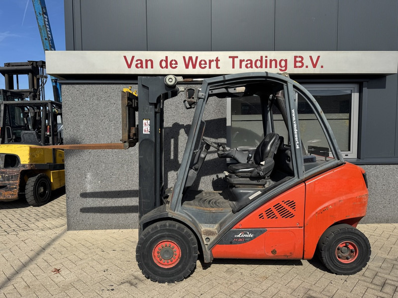 Linde H30D-02 Triplo 465 Freelift / Sideshift / VW Diesel 2014 - Dīzeļiekrāvējs: foto 5 Linde H30D-02 Triplo 465 Freelift / Sideshift / VW Diesel 2014 - Dīzeļiekrāvējs: foto 5