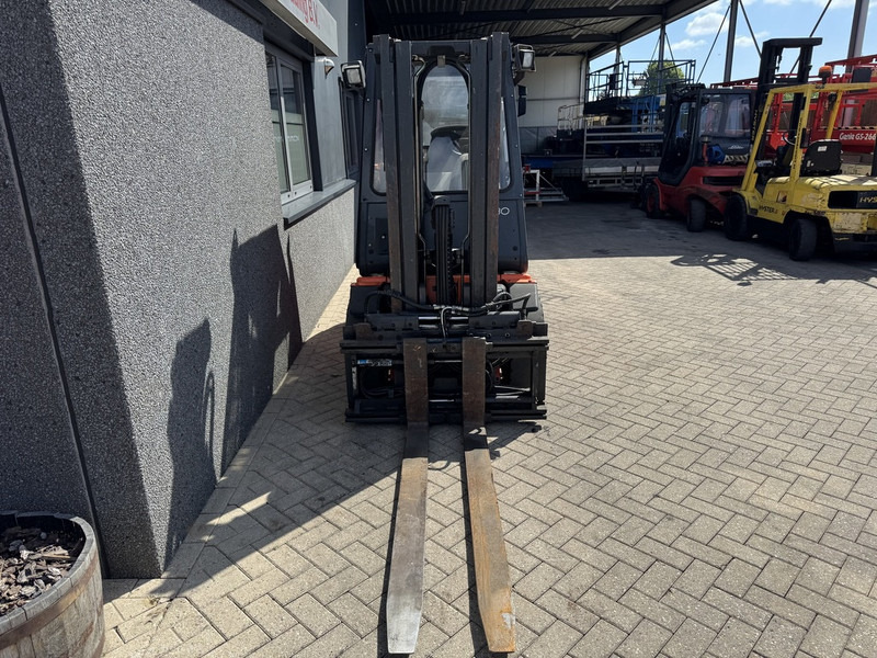 Linde H30T- 03 - Gāzes iekrāvējs: foto 4 Linde H30T- 03 - Gāzes iekrāvējs: foto 4