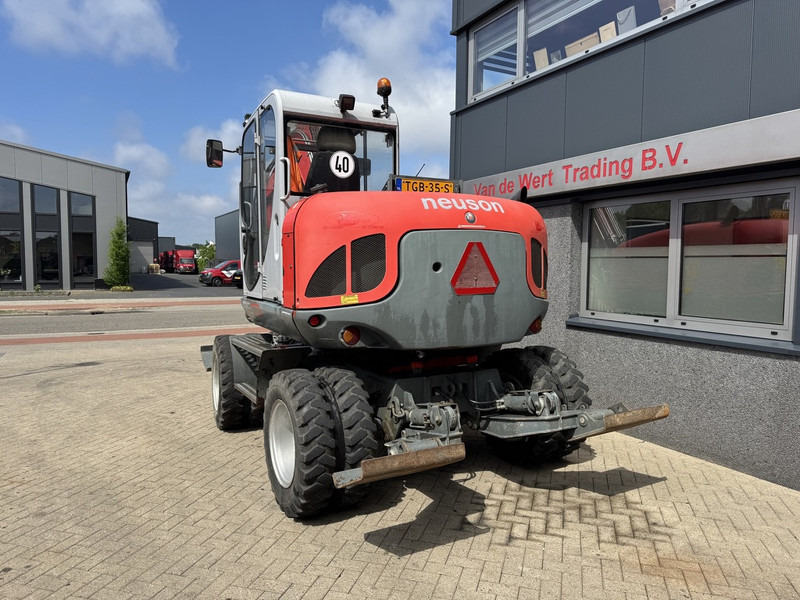 Neuson 9503 WD Mobiele Kraan 2009 Palletvork, Stenenklem, 2x Bak 8860hours Deutz Diesel - Autoceltnis: foto 4 Neuson 9503 WD Mobiele Kraan 2009 Palletvork, Stenenklem, 2x Bak 8860hours Deutz Diesel - Autoceltnis: foto 4