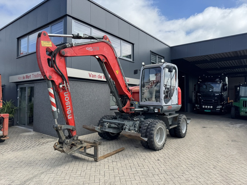 Neuson 9503 WD Mobiele Kraan 2009 Palletvork, Stenenklem, 2x Bak 8860hours Deutz Diesel - Autoceltnis: foto 2 Neuson 9503 WD Mobiele Kraan 2009 Palletvork, Stenenklem, 2x Bak 8860hours Deutz Diesel - Autoceltnis: foto 2