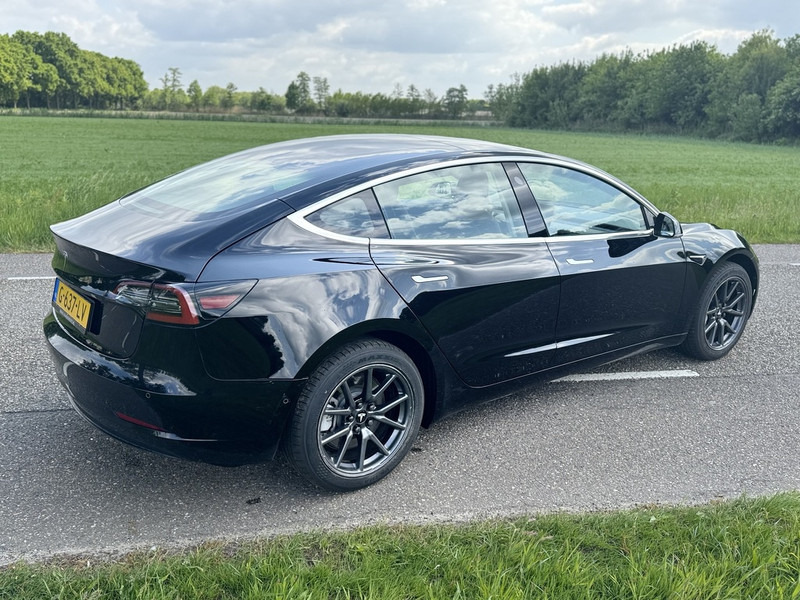 Tesla Model 3 - Sedans: foto 4 Tesla Model 3 - Sedans: foto 4
