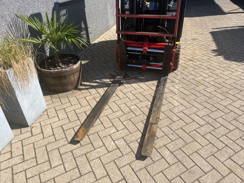 Yale ERP20VF duplo330 sideshift forkpositioner 2016 electrisch - Elektroiekrāvējs: foto 4 Yale ERP20VF duplo330 sideshift forkpositioner 2016 electrisch - Elektroiekrāvējs: foto 4