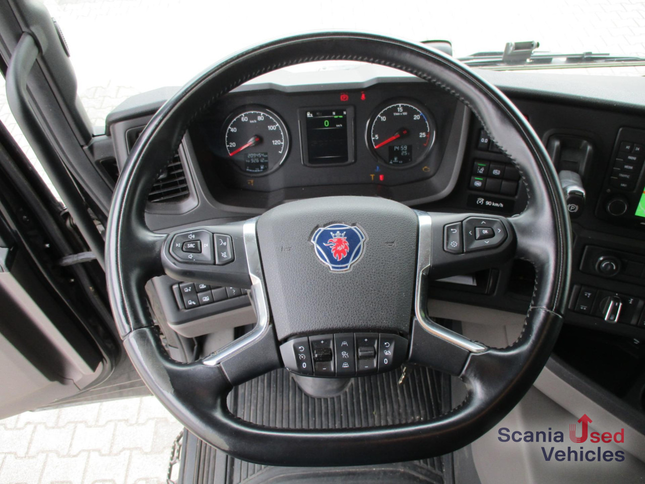 SCANIA G 450 B6x2*4NA Lenk-/ Liftachse - Kravas automašīna ar tentu: foto 2 SCANIA G 450 B6x2*4NA Lenk-/ Liftachse - Kravas automašīna ar tentu: foto 2