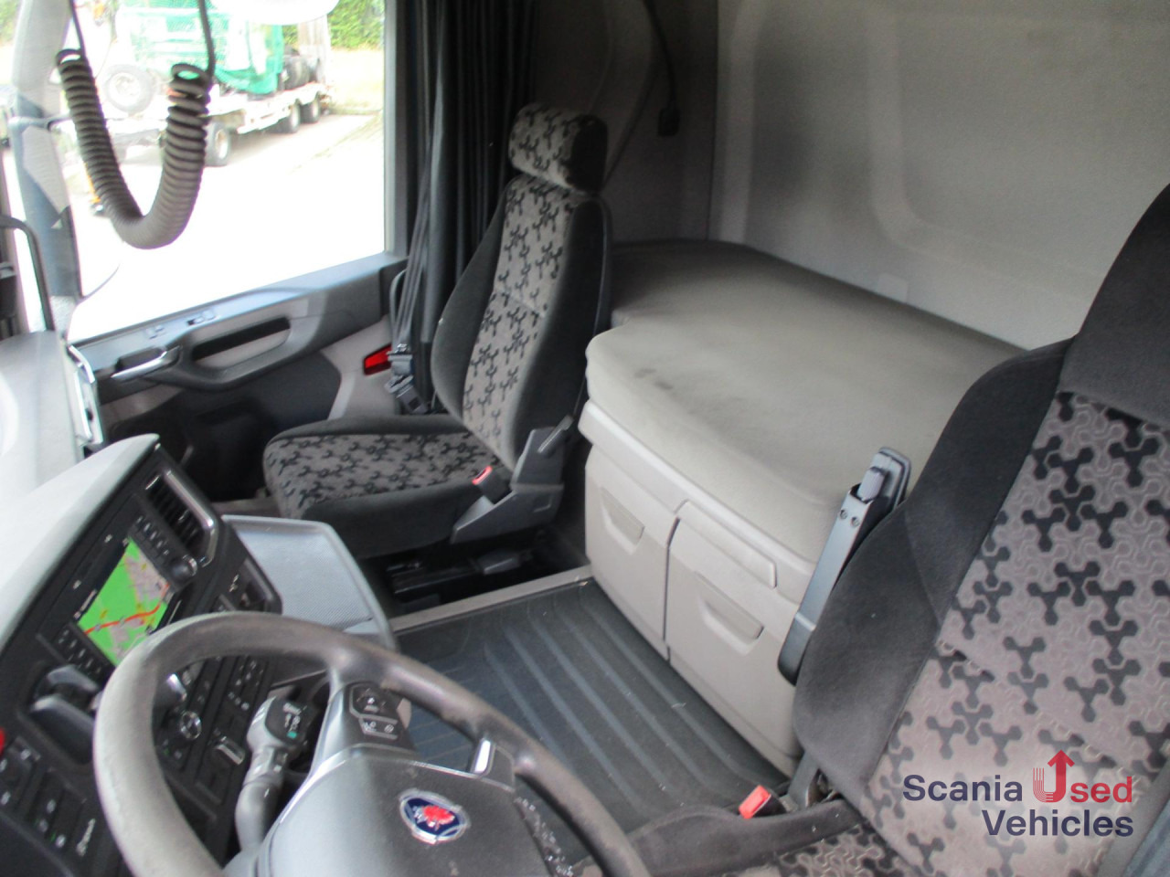 Vilcējs SCANIA R 410 A4x2NA LNG: foto 13
