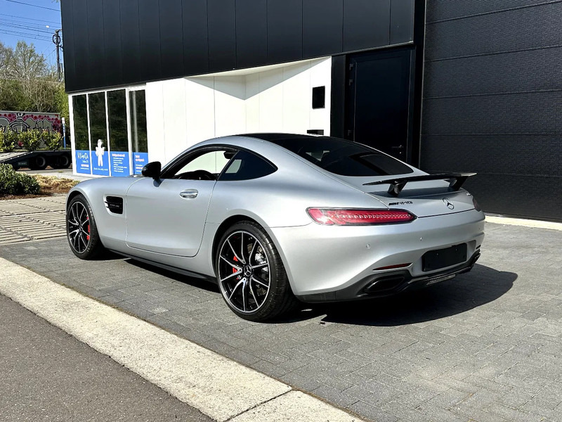 Mercedes-Benz AMG GT S / V8 4.0 L Biturbo (M178) - Vieglā automašīna: foto 4 Mercedes-Benz AMG GT S / V8 4.0 L Biturbo (M178) - Vieglā automašīna: foto 4