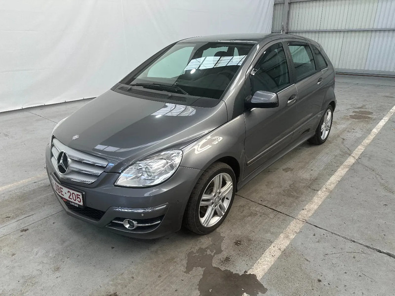 Mercedes-Benz B-Klasse 180 - Vieglā automašīna: foto 2 Mercedes-Benz B-Klasse 180 - Vieglā automašīna: foto 2