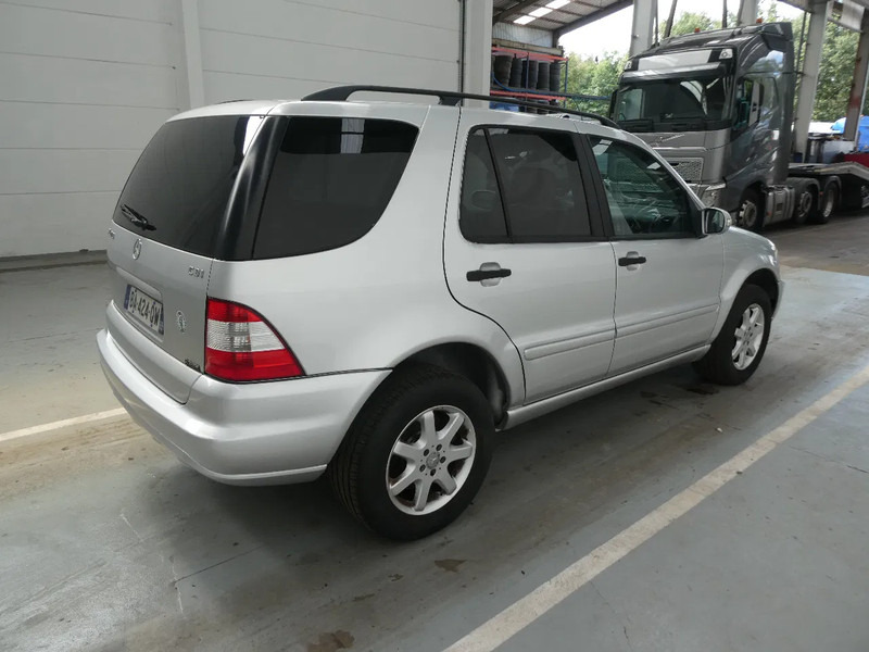Mercedes-Benz M-Klasse ML 270 CDI 4x4 - SUV: foto 5 Mercedes-Benz M-Klasse ML 270 CDI 4x4 - SUV: foto 5
