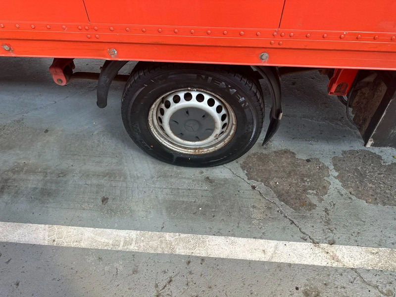 Mercedes-Benz Sprinter 316 - Furgons ar slēgtā virsbūve: foto 4 Mercedes-Benz Sprinter 316 - Furgons ar slēgtā virsbūve: foto 4