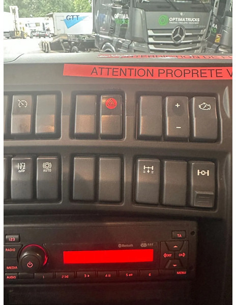 Kravas automašīna refrižerators Renault D 12 220 / 264728 km: foto 12 Kravas automašīna refrižerators Renault D 12 220 / 264728 km: foto 12