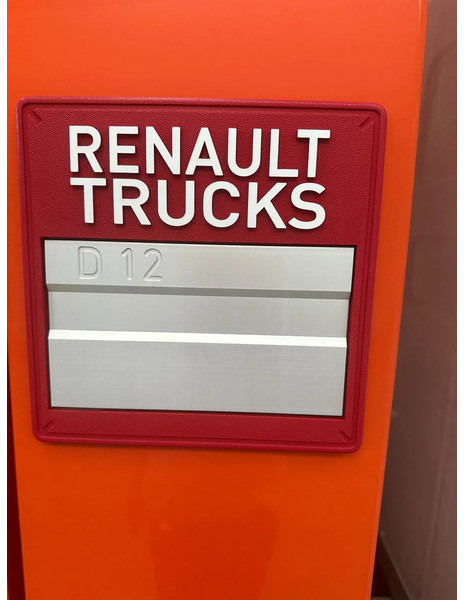 Renault D 12 220 / 264728 km - Kravas automašīna refrižerators: foto 3 Renault D 12 220 / 264728 km - Kravas automašīna refrižerators: foto 3
