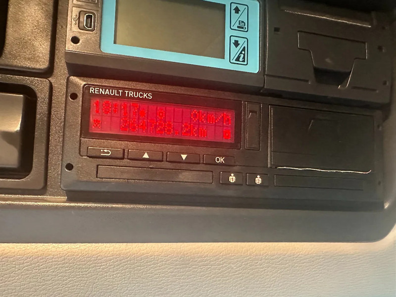 Kravas automašīna refrižerators Renault D 12 220 / 264728 km: foto 11 Kravas automašīna refrižerators Renault D 12 220 / 264728 km: foto 11