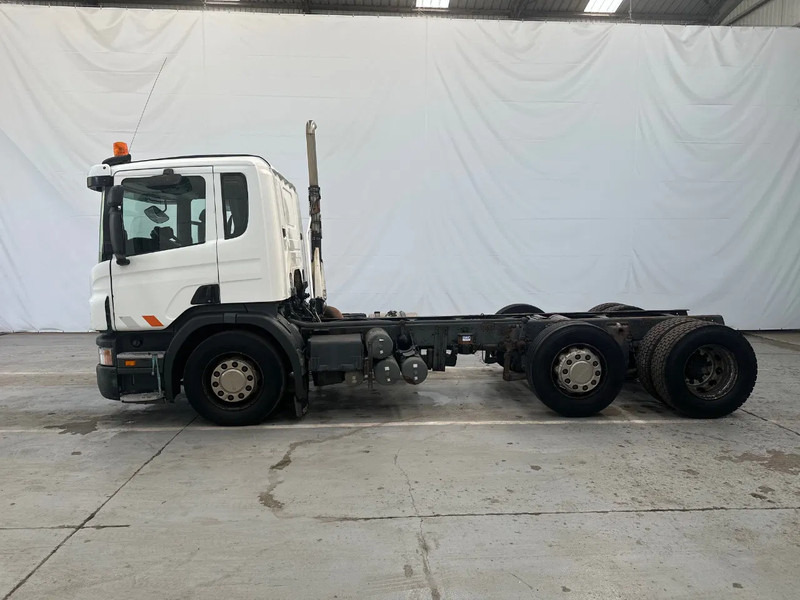 Scania P230 6X2 / Essieu relevable directionnel / Stuurbare liftas / Steerable lift axle / RETARDER / 481205 - Šasija kravas automašīna: foto 2 Scania P230 6X2 / Essieu relevable directionnel / Stuurbare liftas / Steerable lift axle / RETARDER / 481205 - Šasija kravas automašīna: foto 2