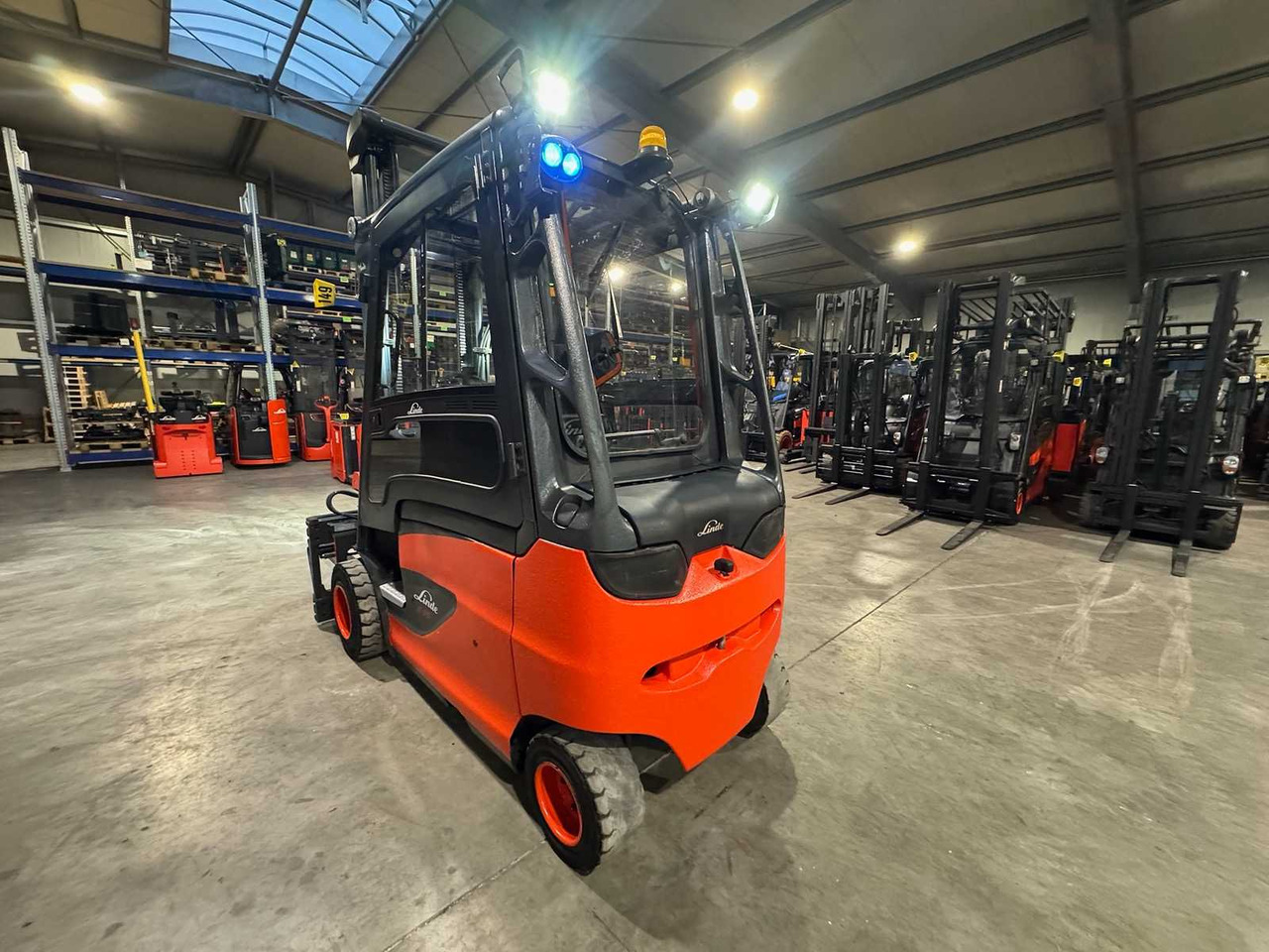 Autokrāvējs 06/2023 SERVICE + UVV 11/2026 LINDE E35HL 3.500KG 3.+4. VALVE 180CM FORK ADJUSTER ELECTRIC FORKLIFT 8.839 HOURS: foto 8 Autokrāvējs 06/2023 SERVICE + UVV 11/2026 LINDE E35HL 3.500KG 3.+4. VALVE 180CM FORK ADJUSTER ELECTRIC FORKLIFT 8.839 HOURS: foto 8