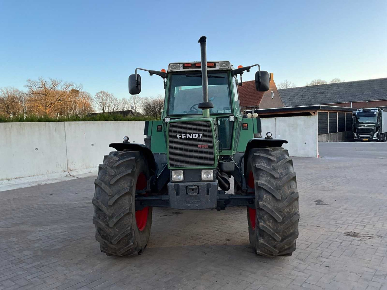 1982 FENDT FARMER 312 LSA ALL-WHEEL DRIVE FARM TRACTOR - Traktors: foto 2 1982 FENDT FARMER 312 LSA ALL-WHEEL DRIVE FARM TRACTOR - Traktors: foto 2