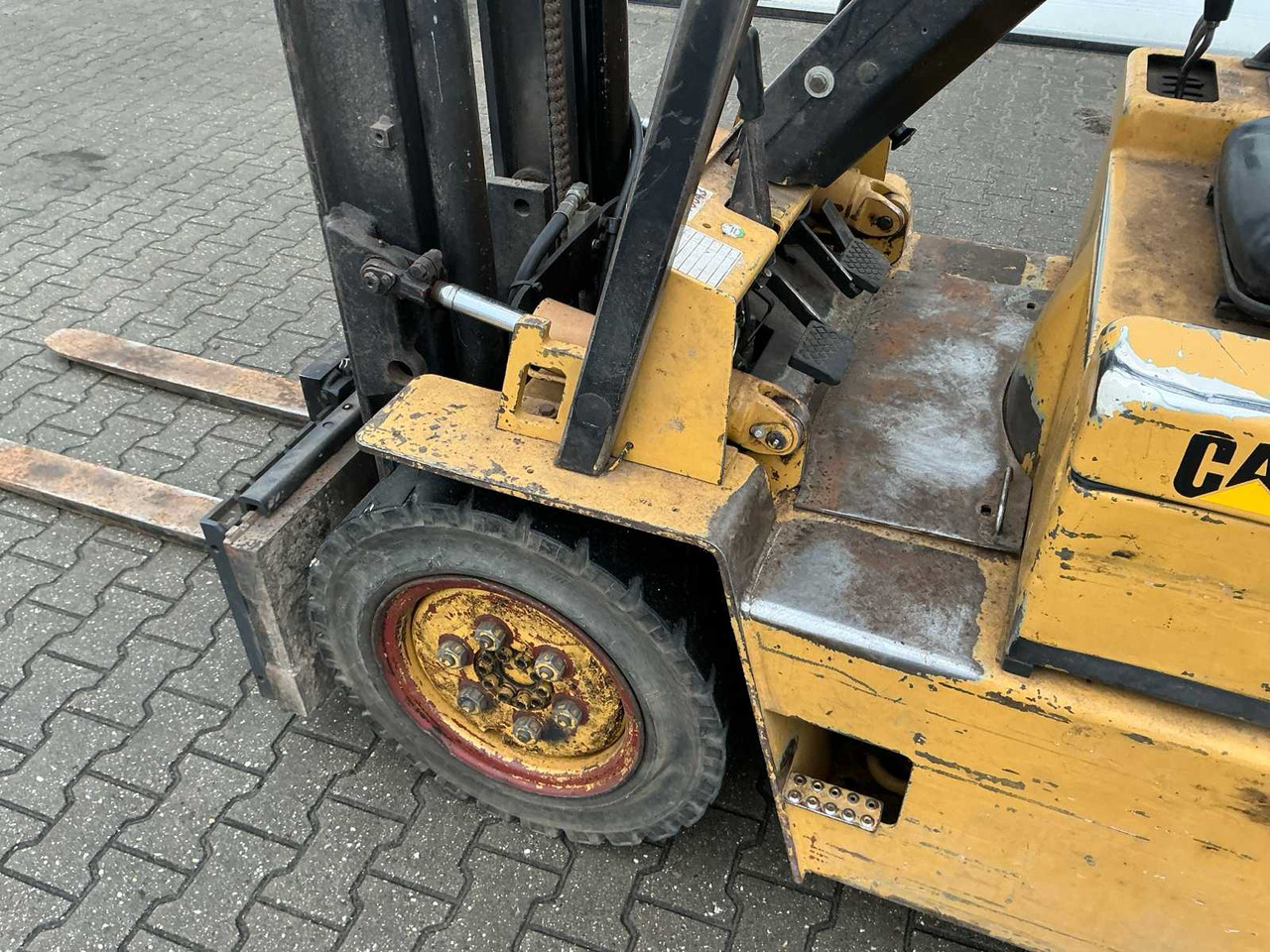 Autokrāvējs 1991 CATERPILLAR V50D FORKLIFT: foto 11