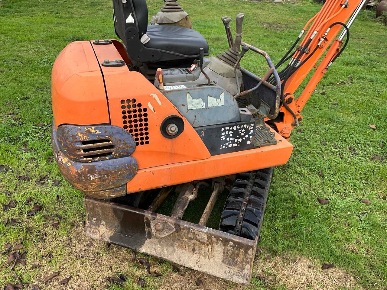 1994 HITACHI EX15 MINI EXCAVATOR - WORKING - NEW TRACKS - Mini-ekskavators: foto 4 1994 HITACHI EX15 MINI EXCAVATOR - WORKING - NEW TRACKS - Mini-ekskavators: foto 4