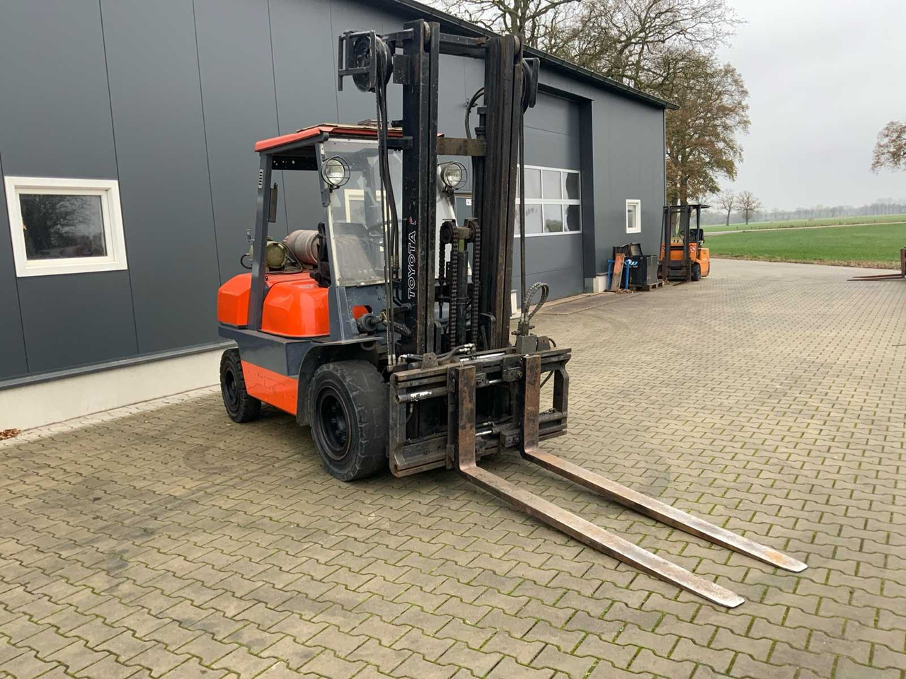 1998 TOYOTA 52-6FG40 FORKLIFT - Autokrāvējs: foto 5 1998 TOYOTA 52-6FG40 FORKLIFT - Autokrāvējs: foto 5